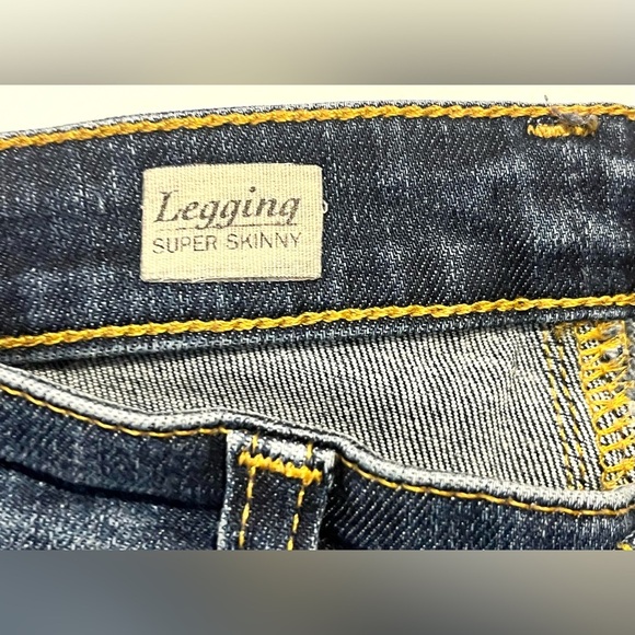 AG Adriano Goldschmied Women’s Distressed Blue Jeans Size 26R - Picture 4 of 16